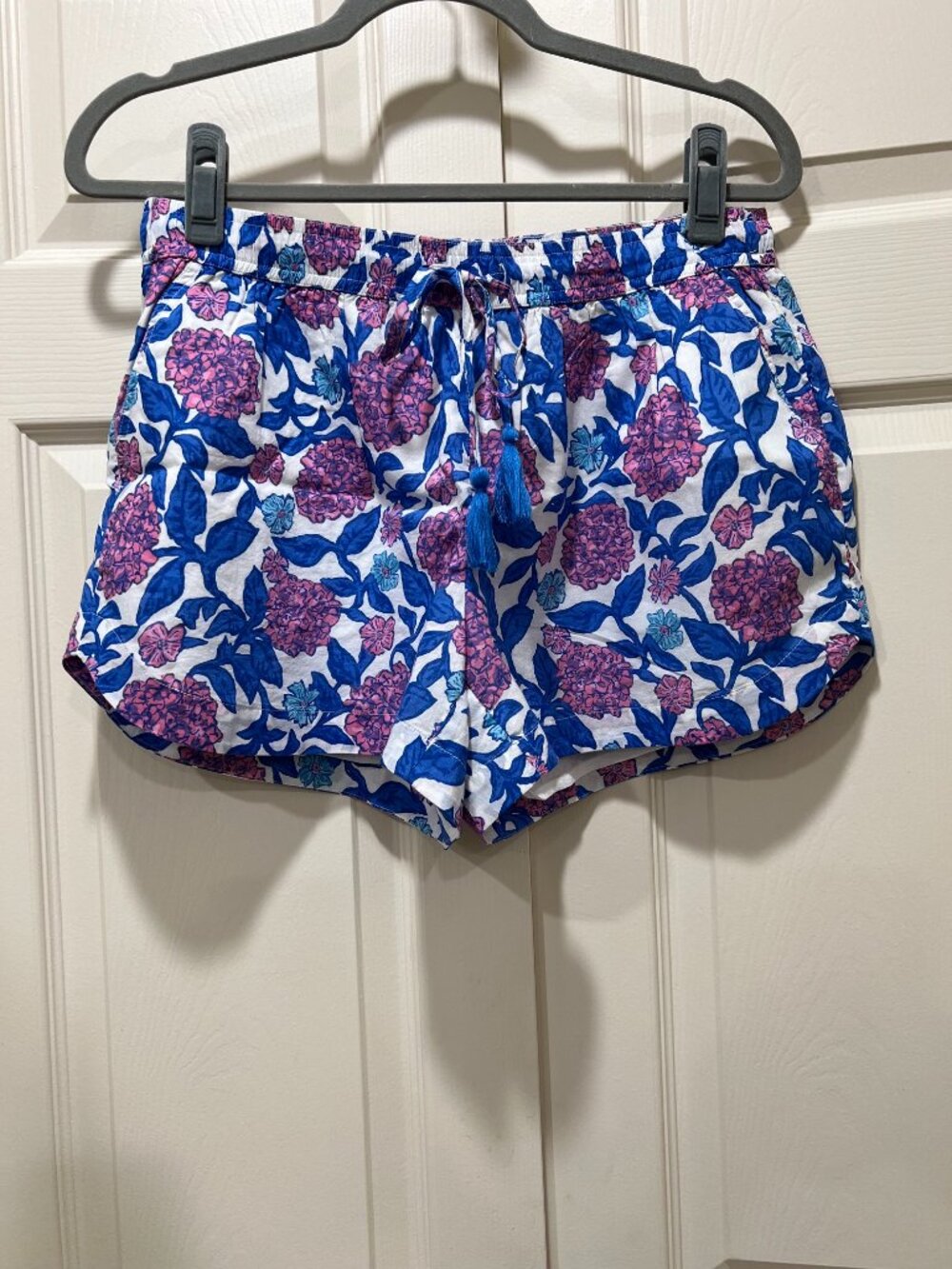 Women’s Vineyard Vines Hydrangea Block Pull On Shorts Blue Pink Floral - Medium